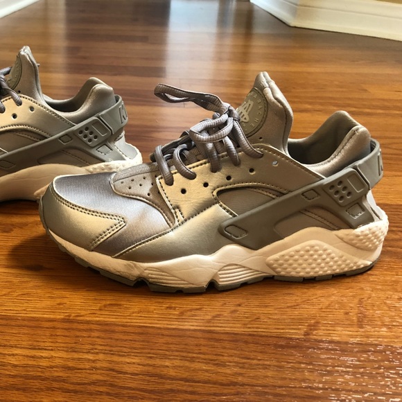 my huaraches are too small